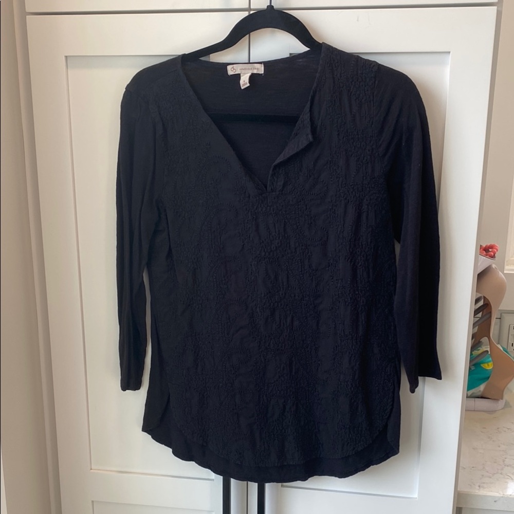 Black Relaxed V-Neck Blouse with 3/4 Sleeves